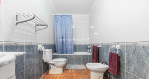 badkamer2-casavivalavida-costablanca-8-persoons-huis-prive zwembad