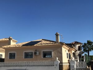 vooraanzicht-villa-Casa-Viva-la-Vida-8-persoons-villa-costablanca-huis-huren