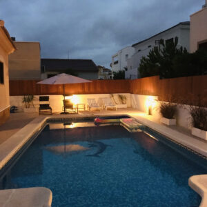 zwembad-avond-casavivalavida-villa-villahuren-vakantie-huishuren-tehuur-8persoons-costablanca-spanje