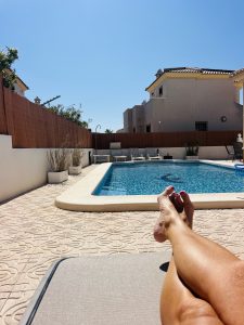 zwembad-casavivalavida-ligbed-8-persoons-villa